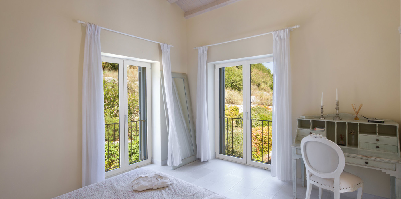 Θέα στον κήπο, ακίνητο προς πώληση στην Κέρκυρα, Ελλάδα