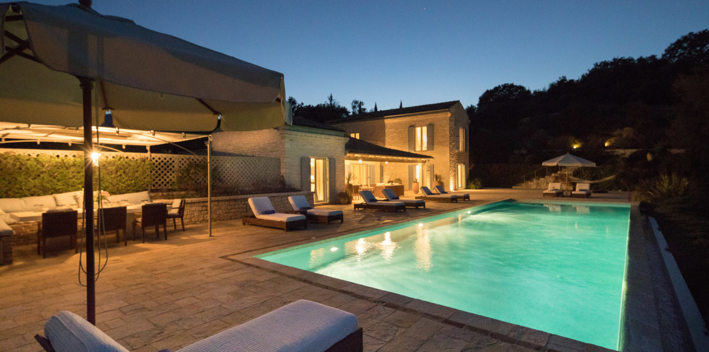 Απολαύστε το μπάνιο σας στο φεγγαρόφωτο, ακίνητο προς πώληση στην Κέρκυρα, Ελλάδα