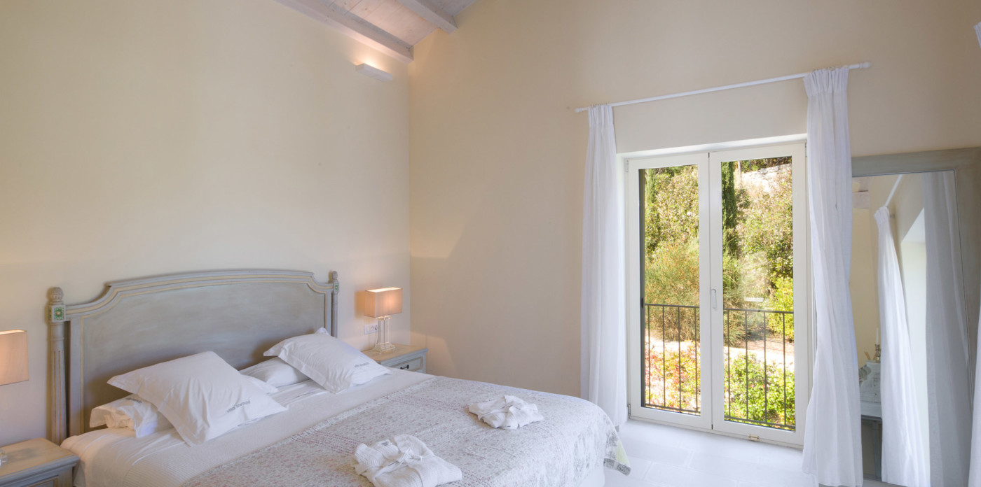 Pretty double bedroom, property for sale in Corfu, Greece