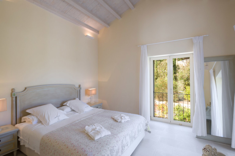 Pretty double bedroom, property for sale in Corfu, Greece