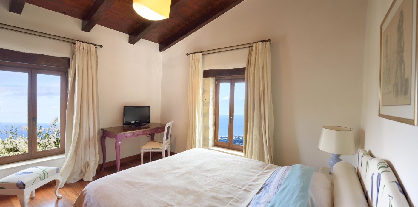 Breathtaking views, property for sale in Rethymno, Greece