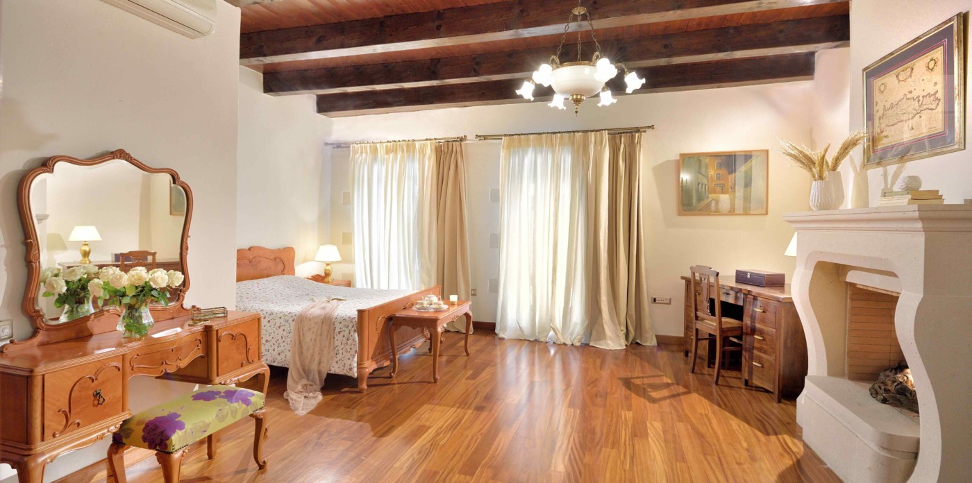 Double room, property for sale in Rethymno, Crete, Greece