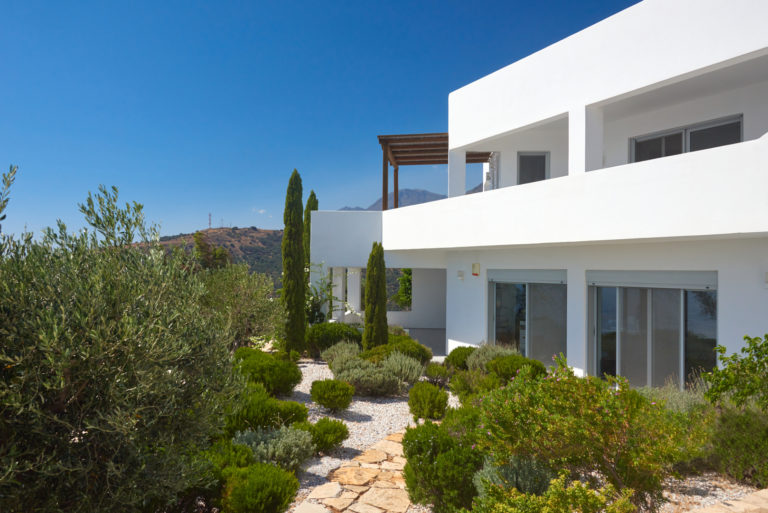 Easy to maintain garden, villa for sale in Crete Greece