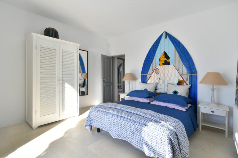 Double bedroom property for sale in Paros Greec
