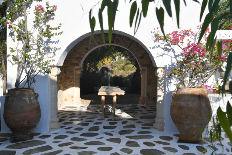 Pretty outdoor areas property for sale in Paros Greec