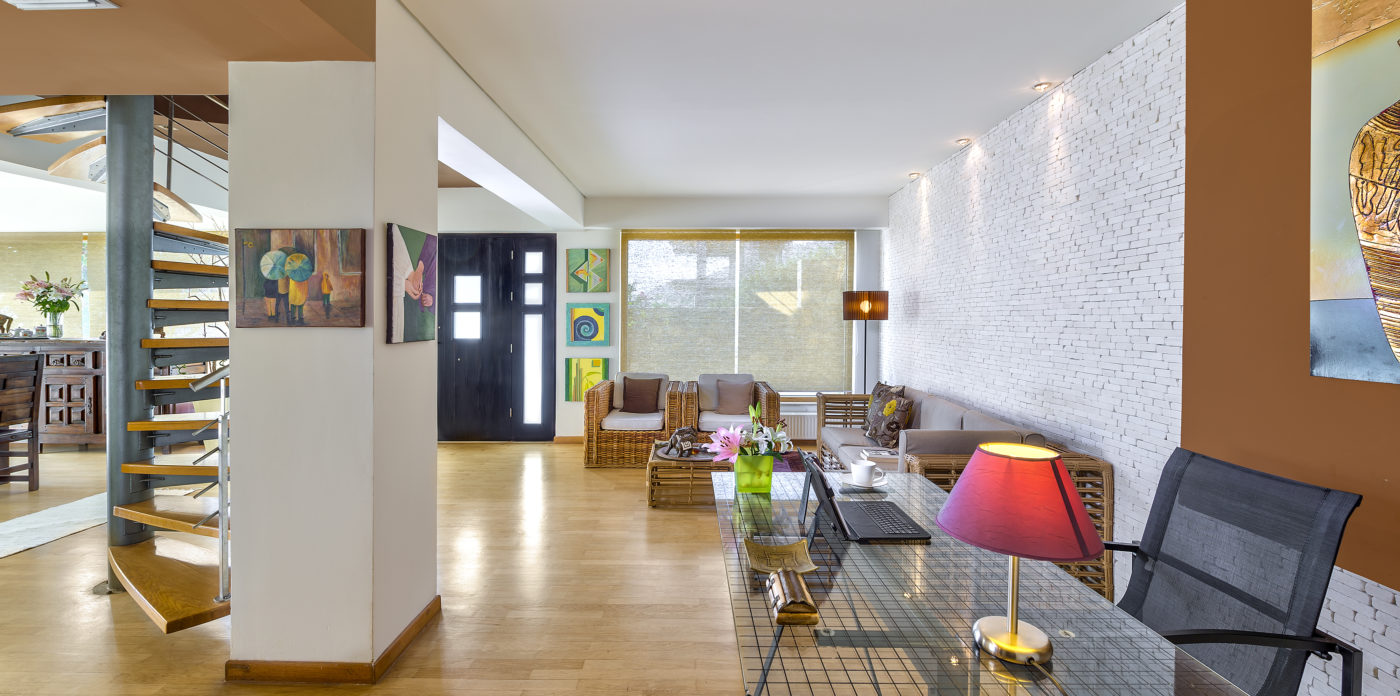 Make this space your own, office, art studio? villa for sale in Crete Greece