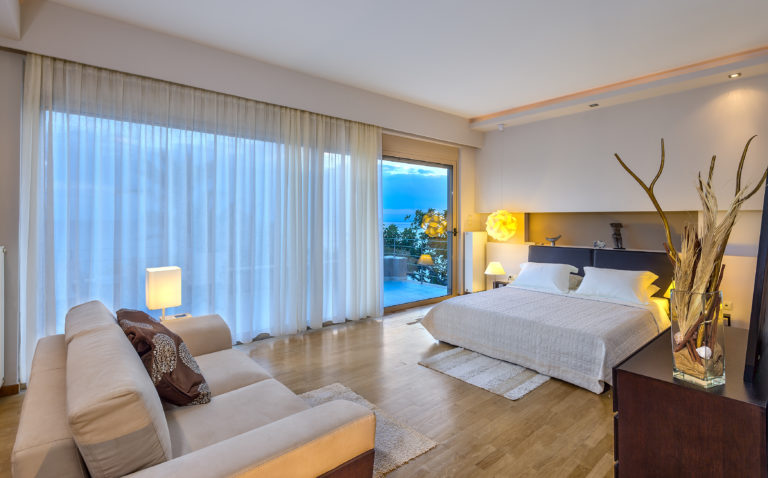 Large double bedroom villa for sale in Crete Greece