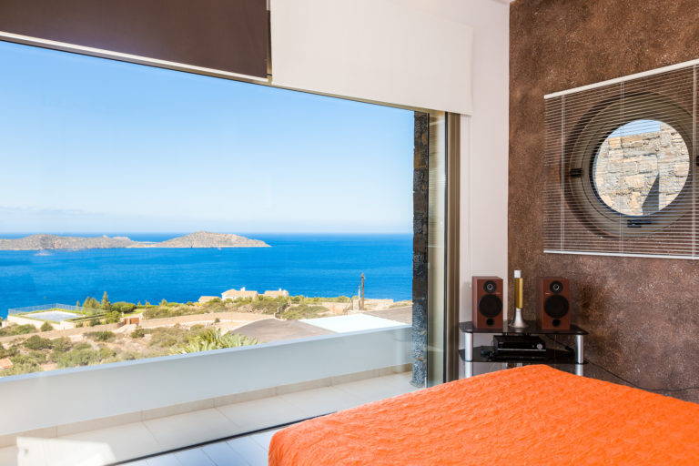 Wake up to stunning views villa for sale in Crete Greece