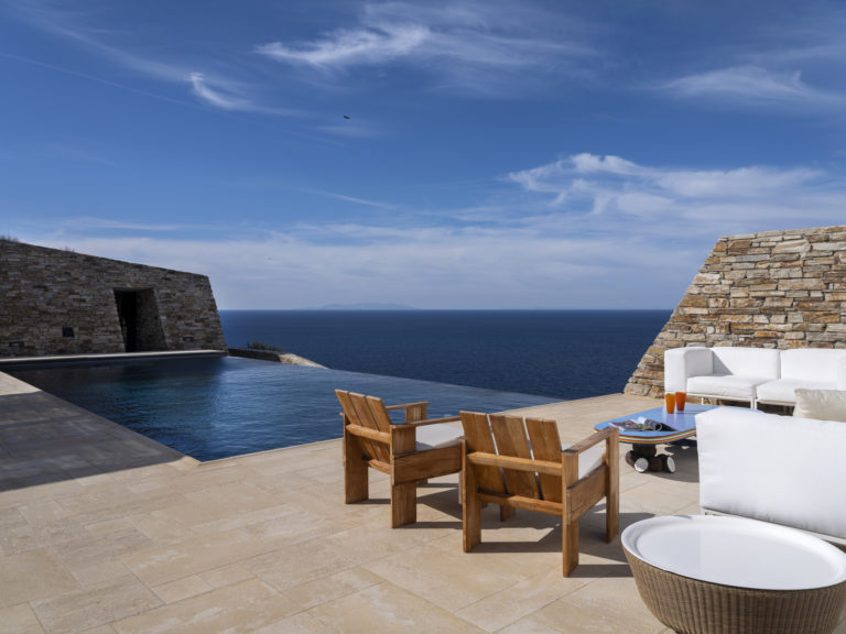 authentic mansion modern / mediterranean villa : Sea and Land Antiparos, Cyclades, Southern Aegean