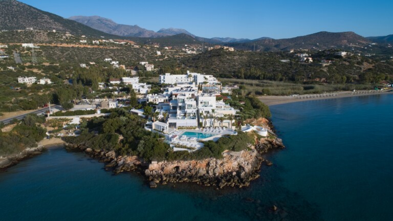 estate modern / mediterranean villa : L’ ile Agios Nikolaos, Lasithi, Crete