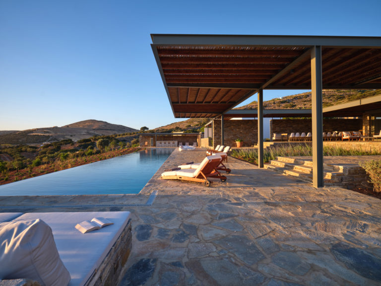 authentic modern / mediterranean villa : Cyrae Antiparos, Cyclades, Southern Aegean