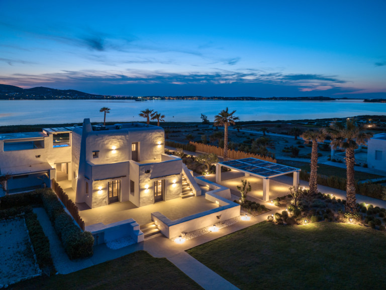 authentic modern / mediterranean villa : Ciel Paros, Cyclades, Southern Aegean