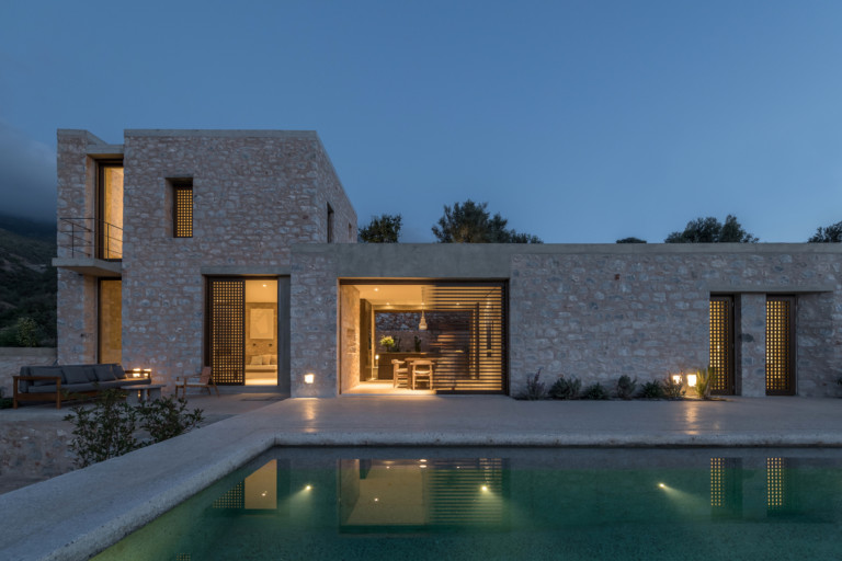 authentic estate modern / mediterranean villa : Manon Grace Messinia, Peloponnese