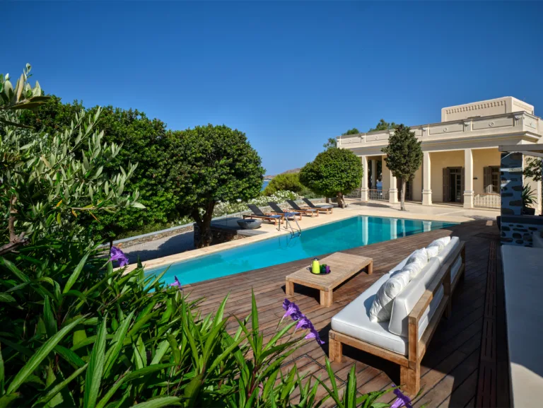authentic mansion modern / mediterranean romantic villa : Eloise Syros, Cyclades, Southern Aegean