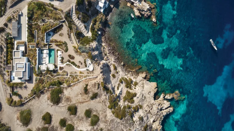 estate modern / mediterranean villa : Myron Milos, Cyclades, Southern Aegean