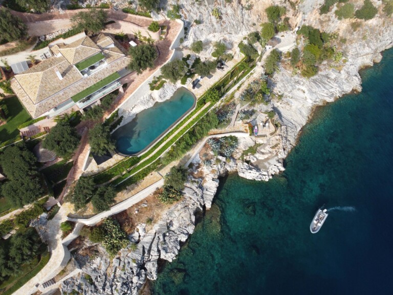 mansion modern / mediterranean villa : Aylet Corfu, Ionian islands