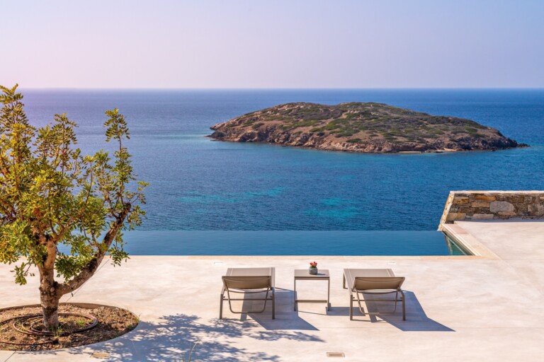 modern / mediterranean villa : Amarante Syros, Cyclades, Southern Aegean