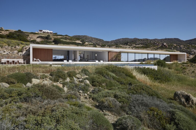 modern / mediterranean villa : Cavea Milos, Cyclades, Southern Aegean