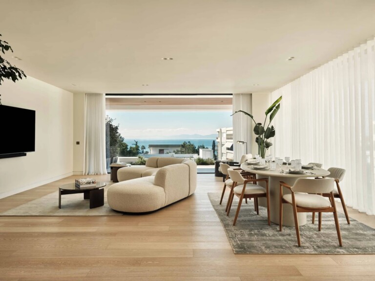 : Azra Athens Riviera, Αττική